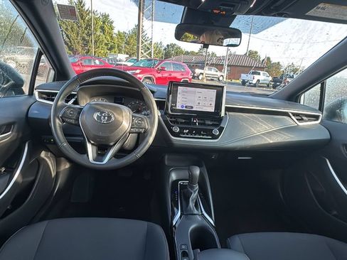 Used 2025 Toyota Corolla SE FWD image 8