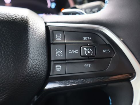 Used 2022 Jeep Grand Cherokee Trailhawk w/ Advanced Protech Group II AWD/4WD image 47