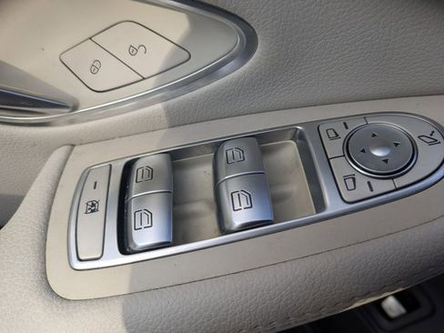 Used 2018 Mercedes-Benz C 300 Sedan image 7