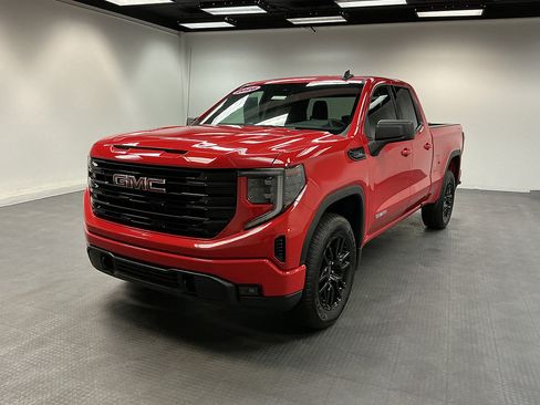 Used 2026 GMC Sierra 1500 Elevation AWD/4WD image 1