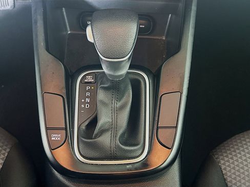 Used 2025 Kia Soul LX w/ LX Technology Package FWD image 25