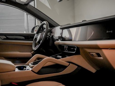 New 2026 Porsche Cayenne image 31