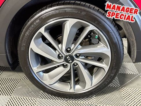 Used 2018 Kia Niro Touring image 33