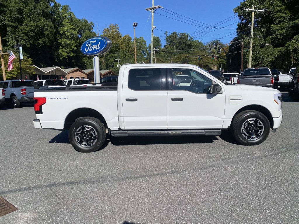 Used 2023 Ford F150 Lightning XLT AWD/4WD image 8
