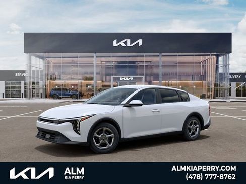 New 2026 Kia K4 LXS image 3