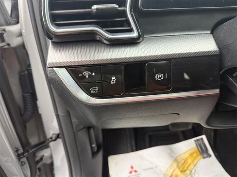 Used 2025 Kia Sportage SX image 28
