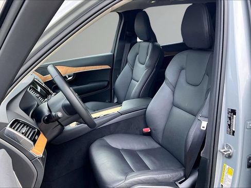Used 2024 Volvo XC90 B5 Plus AWD/4WD image 22