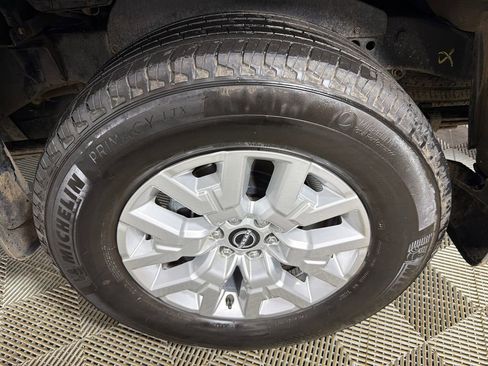 Used 2024 Nissan Frontier SV w/ SV Convenience Package RWD image 19