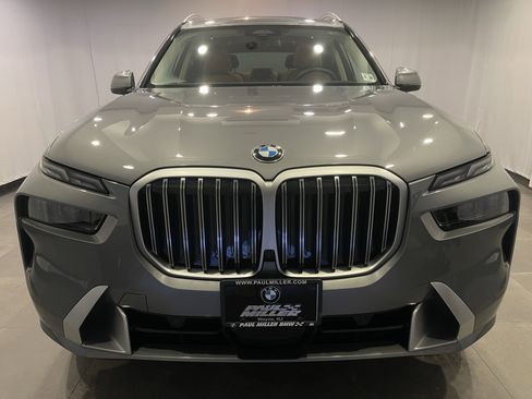 Used 2026 BMW X7 xDrive40i w/ Premium Package image 2