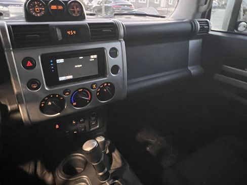Used 2008 Toyota FJ Cruiser 4WD image 14