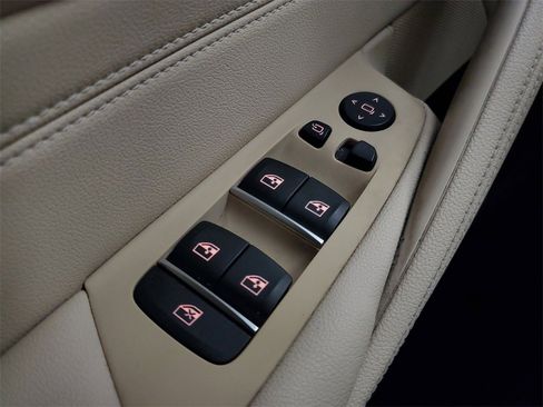 Used 2020 BMW 530i xDrive w/ Premium Package image 17