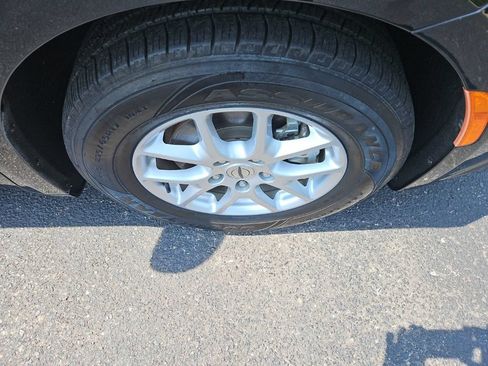 Used 2024 Chrysler Pacifica Touring-L FWD image 10