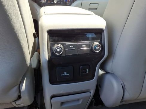 Used 2017 GMC Acadia SLT FWD image 12