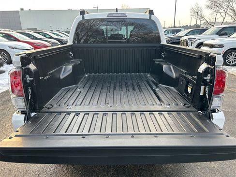Used 2023 Toyota Tacoma TRD Sport image 19