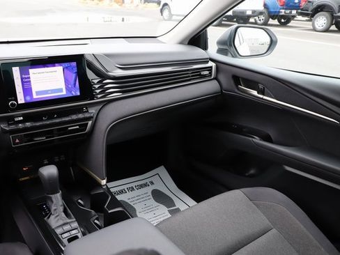 Used 2025 Toyota Camry LE image 23