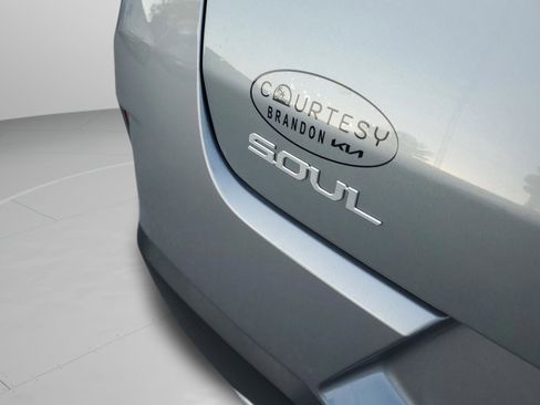 Certified 2025 Kia Soul LX w/ LX Technology Package FWD image 30