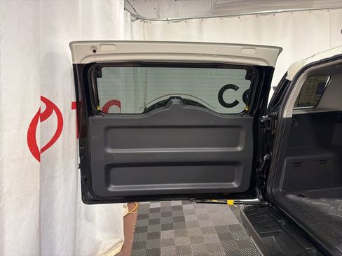 Used 2010 Toyota FJ Cruiser 4WD image 13