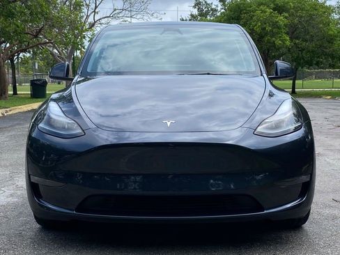 Used 2024 Tesla Model Y Long Range AWD/4WD image 4