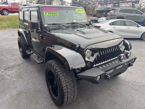 Used 2015 Jeep Wrangler Unlimited Sahara image 2