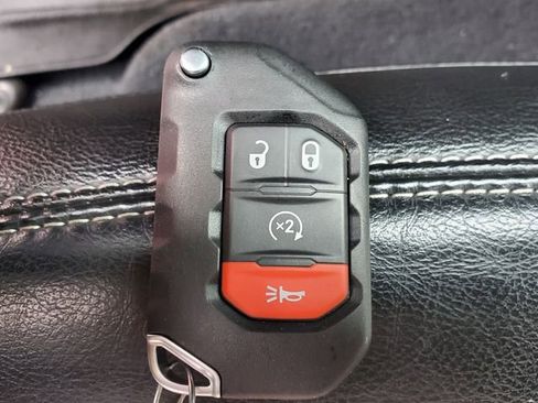 Certified 2023 Jeep Wrangler Unlimited Sahara w/ Cold Weather Group image 30