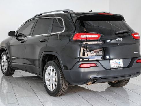 Used 2018 Jeep Cherokee Latitude image 8