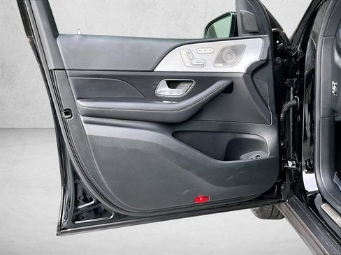 Certified 2025 Mercedes-Benz GLS 450 4MATIC image 17