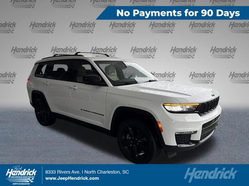 Used 2025 Jeep Grand Cherokee L Limited w/ Black Appearance Package AWD/4WD image 1