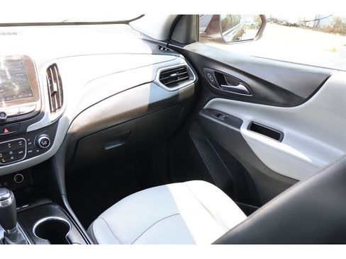 Used 2020 Chevrolet Equinox Premier FWD image 19