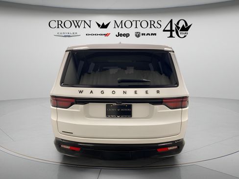 Used 2023 Jeep Wagoneer Series II AWD/4WD image 5