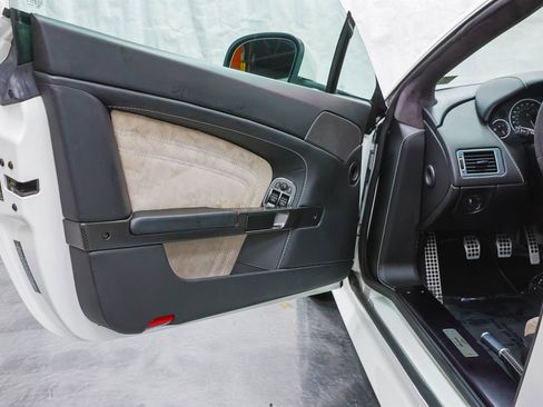 Used 2011 Aston Martin V12 Vantage Coupe image 45