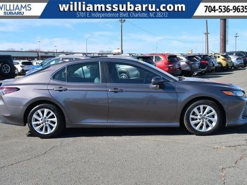 Used 2021 Toyota Camry LE image 10