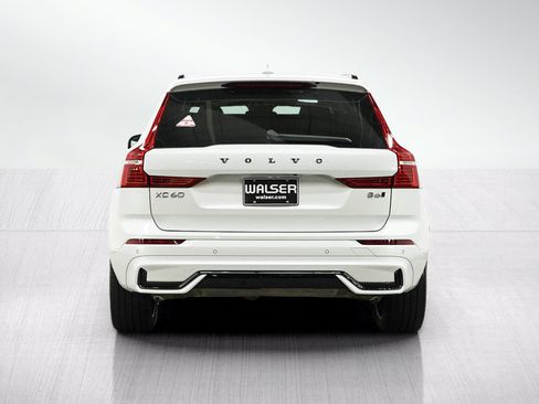 Used 2023 Volvo XC60 B6 Ultimate w/ Climate Package AWD/4WD image 4