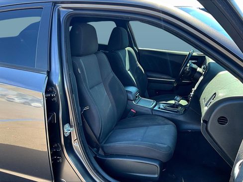 Used 2017 Dodge Charger R/T image 7