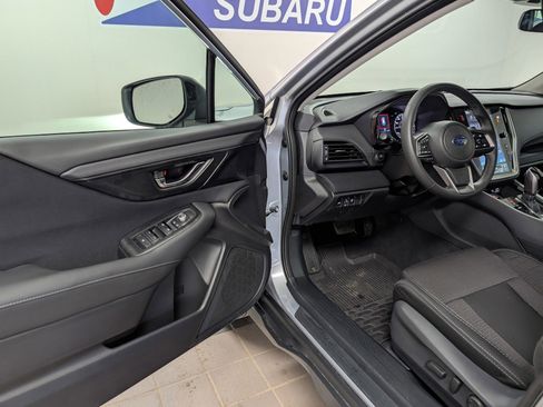 Used 2025 Subaru Outback Premium image 27