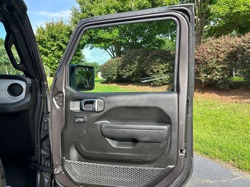Used 2025 Jeep Wrangler Unlimited Sport AWD/4WD image 60