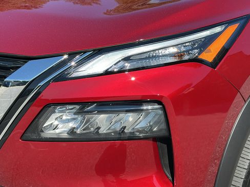 Certified 2023 Nissan Rogue S image 4