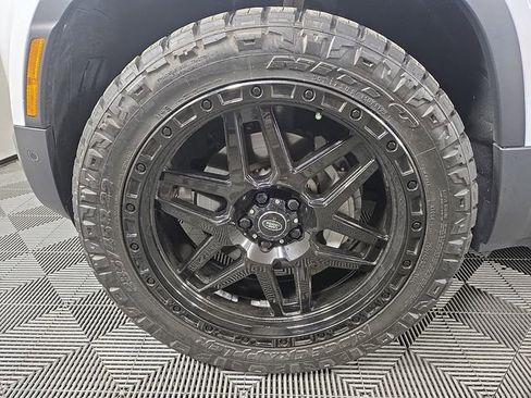 Used 2024 Land Rover Defender 130 S image 9
