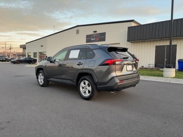 Used 2021 Toyota RAV4 XLE w/ Convenience Package AWD/4WD image 4