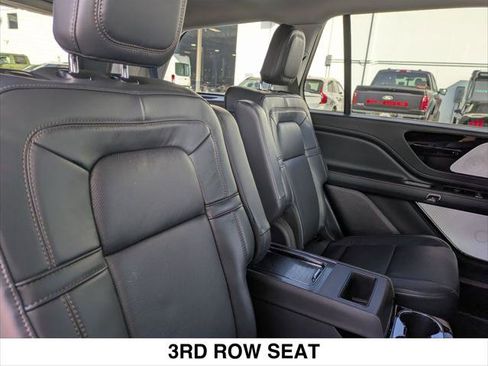 Used 2025 Lincoln Aviator Reserve w/ Luxury Package image 25