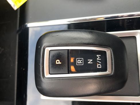 Used 2024 Mitsubishi Outlander SE image 21