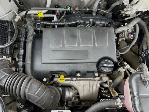 Used 2021 Chevrolet Trax LT w/ Redline Edition image 38