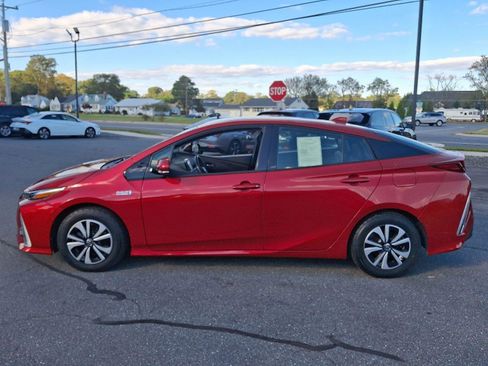 Used 2018 Toyota Prius Prime Advanced image 7
