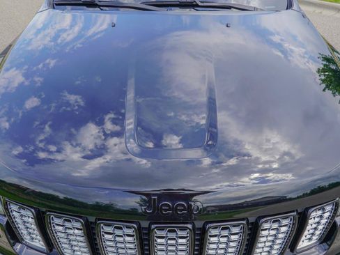 Used 2020 Jeep Grand Cherokee Altitude AWD/4WD image 18