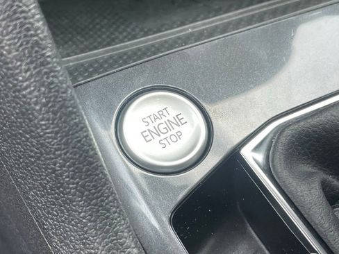 Certified 2023 Volkswagen Atlas SE image 24