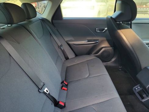 Used 2025 Kia K4 LXS image 30