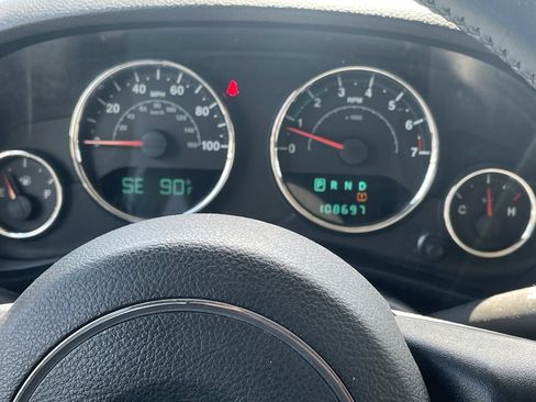 Used 2014 Jeep Wrangler Unlimited Rubicon w/ Connectivity Group AWD/4WD image 28