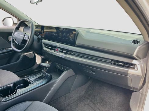 Used 2025 Kia K4 FWD image 26
