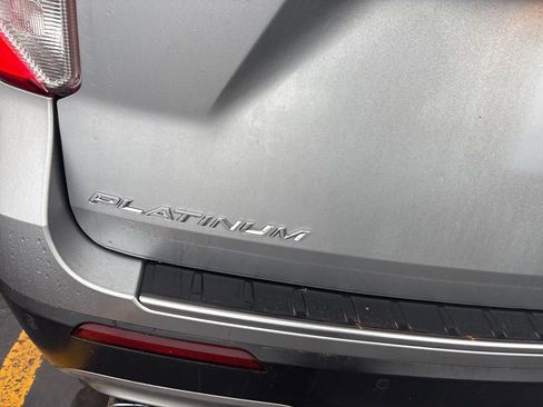 Used 2023 Ford Explorer Platinum w/ Technology Package image 4