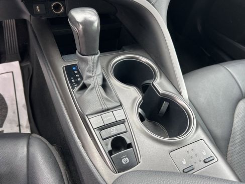 Used 2024 Toyota Camry XSE image 10