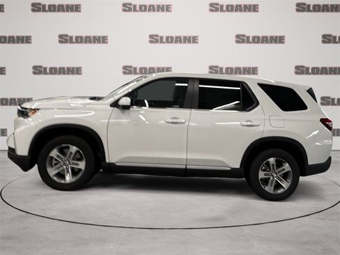 New 2025 Honda Pilot EX-L image 2